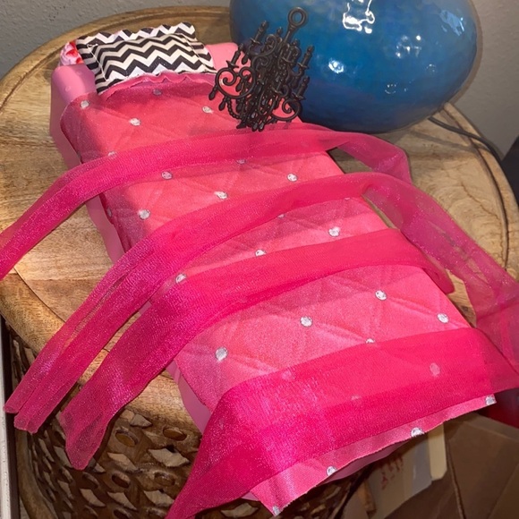 Barbie bed pink silver blanket black white pillow black chandelier pink drapes - Picture 6 of 14